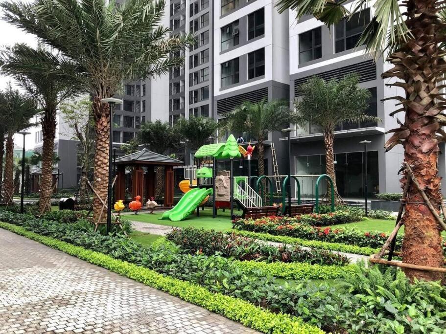 - Vinhomes Bay Apartment *